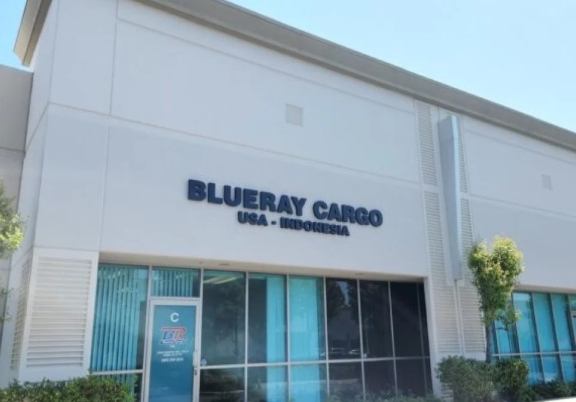 Read more about the article KPK Duga Oknum Bea Cukai Terima Rp7 Miliar per Bulan dari Blueray Cargo