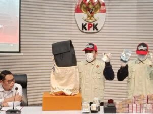 Read more about the article KPK Sebut Pejabat Bea Cukai Diduga Terima Jatah Rp 7 Miliar per Bulan untuk Urus Jalur Importasi
